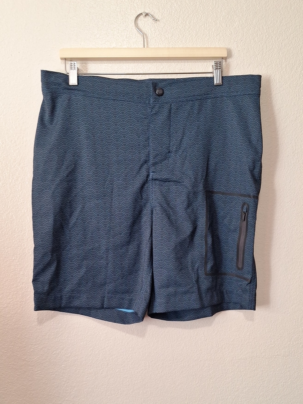 Mack Weldon Hybrid Stretch Board Shorts Wave-Print Swim/Active 8"  Size 35/36